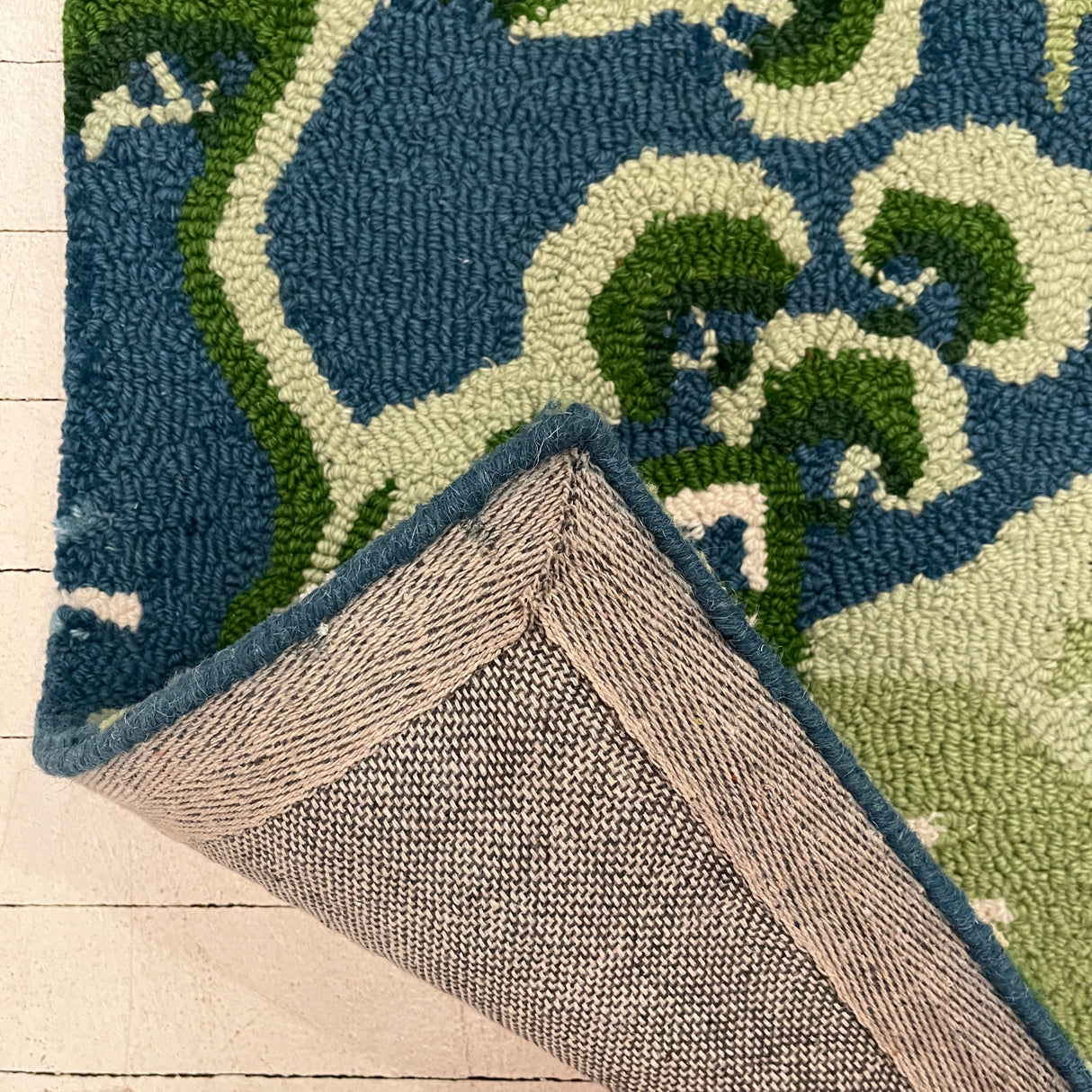 Old Peking Navy Blue/Green Indoor Hand-Tufted Wool Area Rug