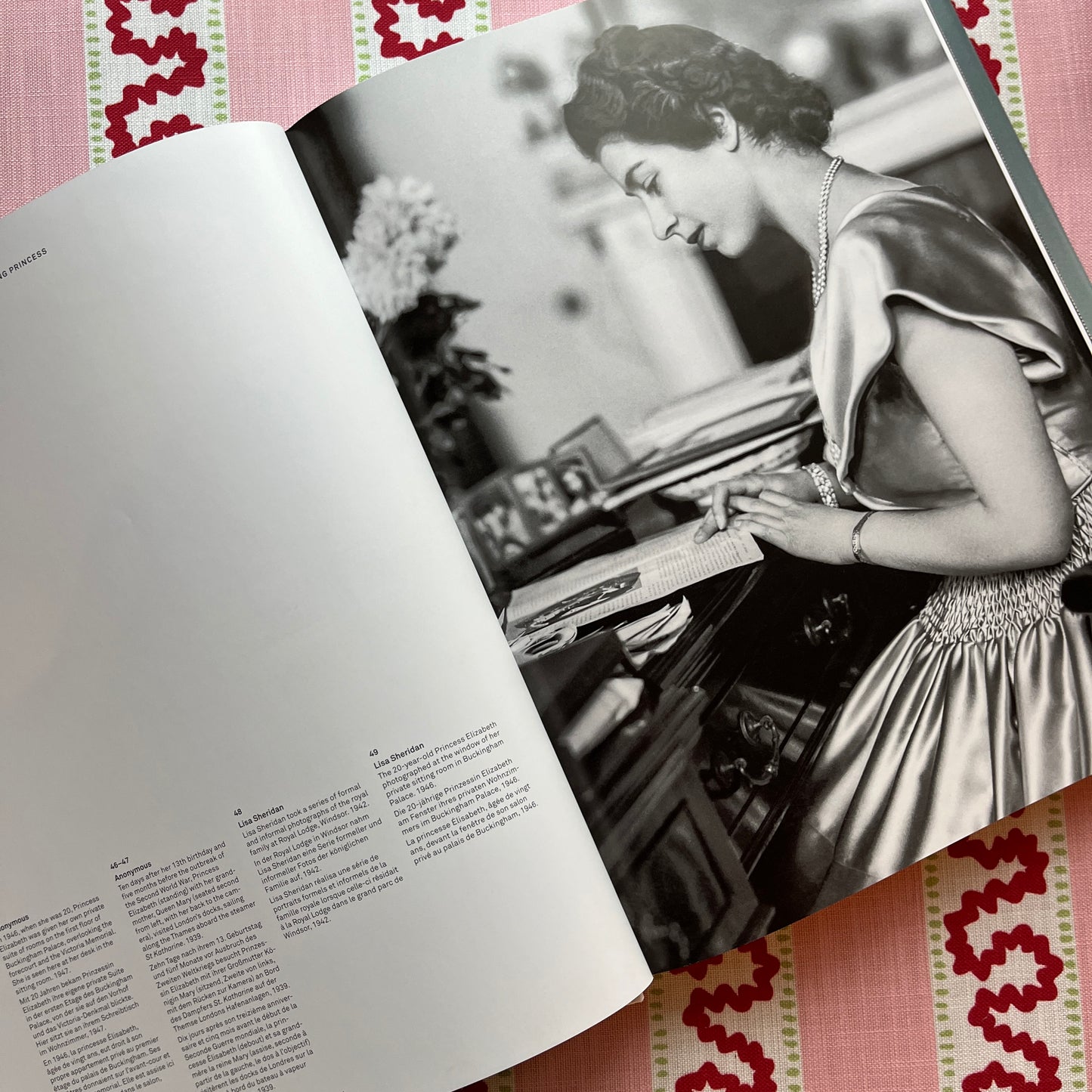 Her Majesty: A Photographic History 1926-2022 Coffee-Table Book
