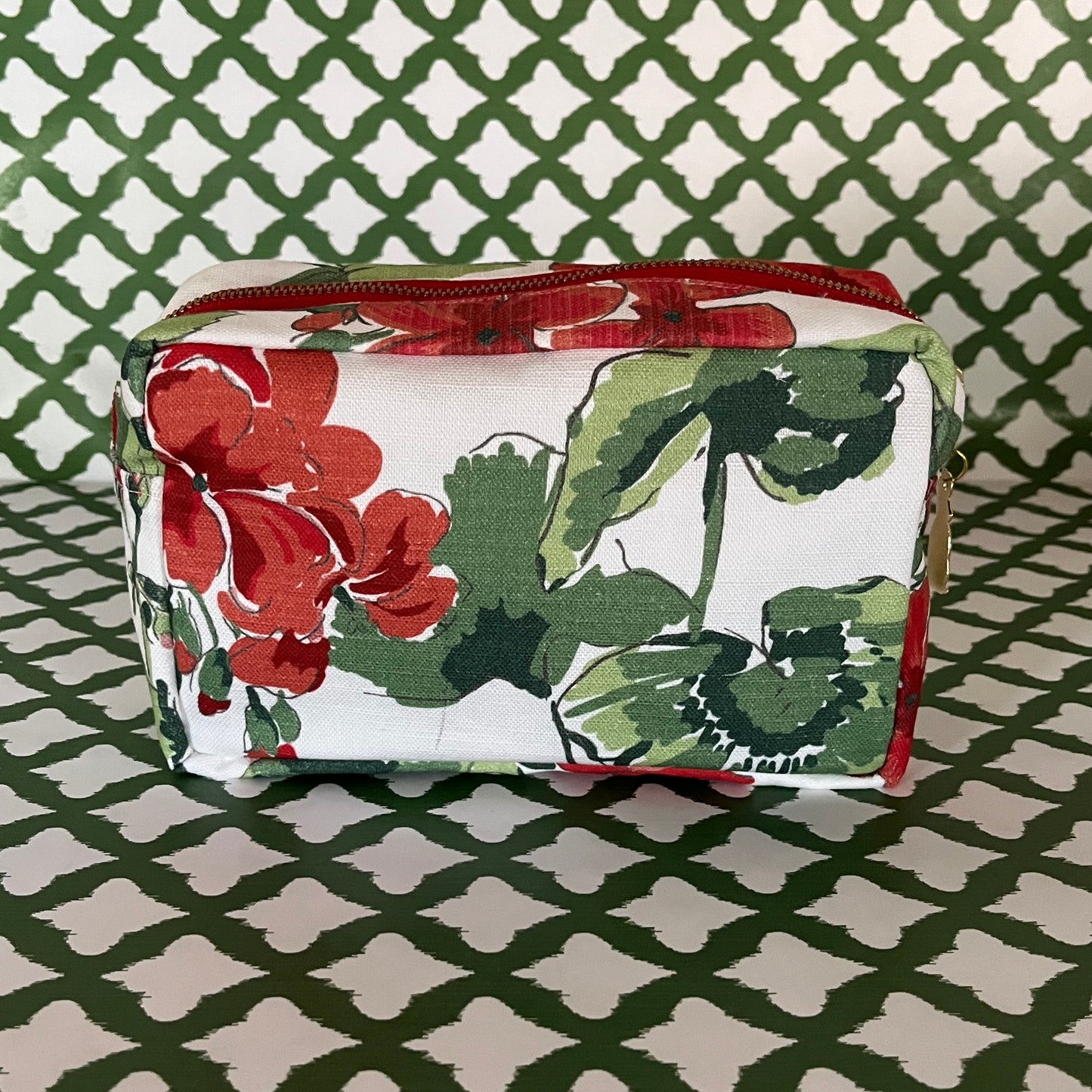 Medium Cosmetics and Toiletries Bag/Cottage Grove Geranium Red