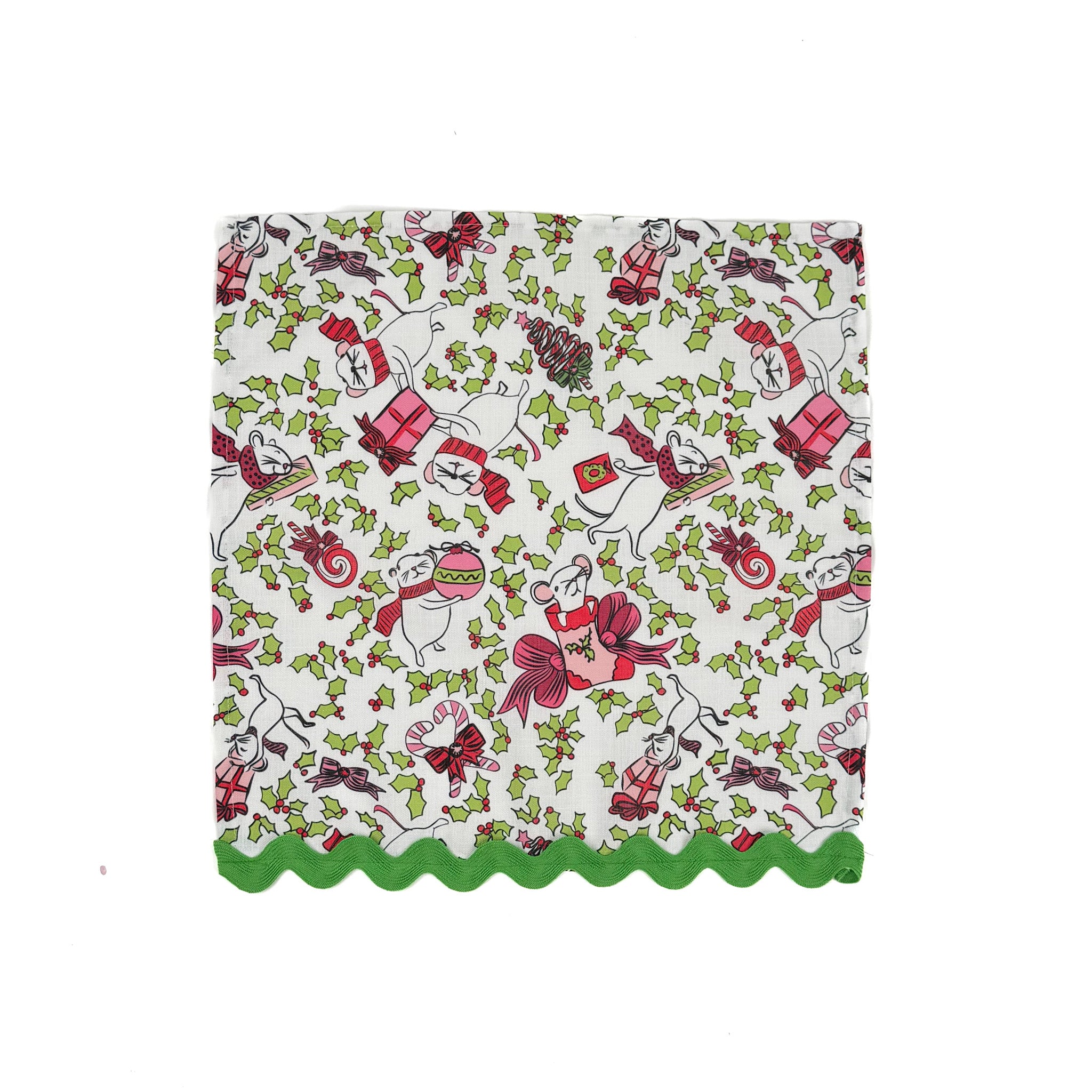 Christmas mice-pattern dinner napkin with green scalloped trim