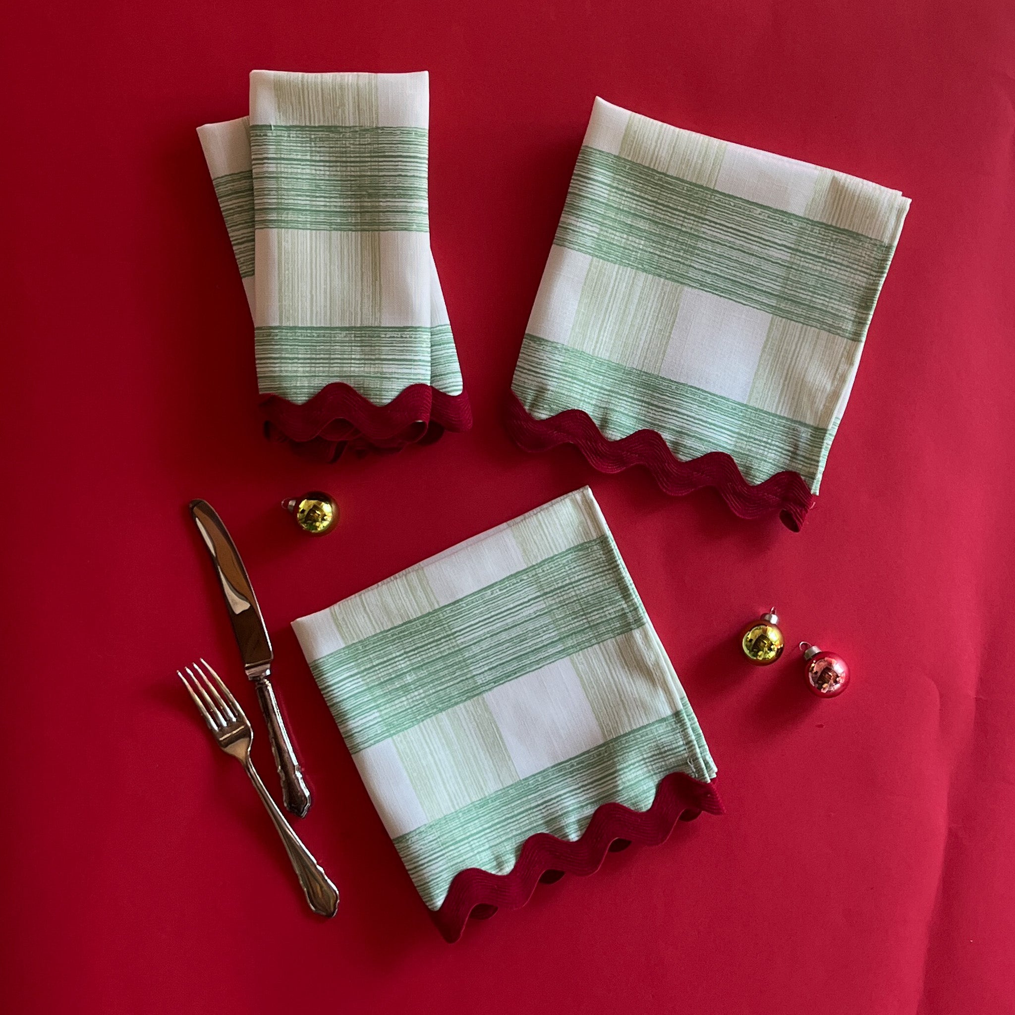 Gin Lane Celery Green w/ Ric Rac Gingham Cloth Dinner Napkins, Set of 2