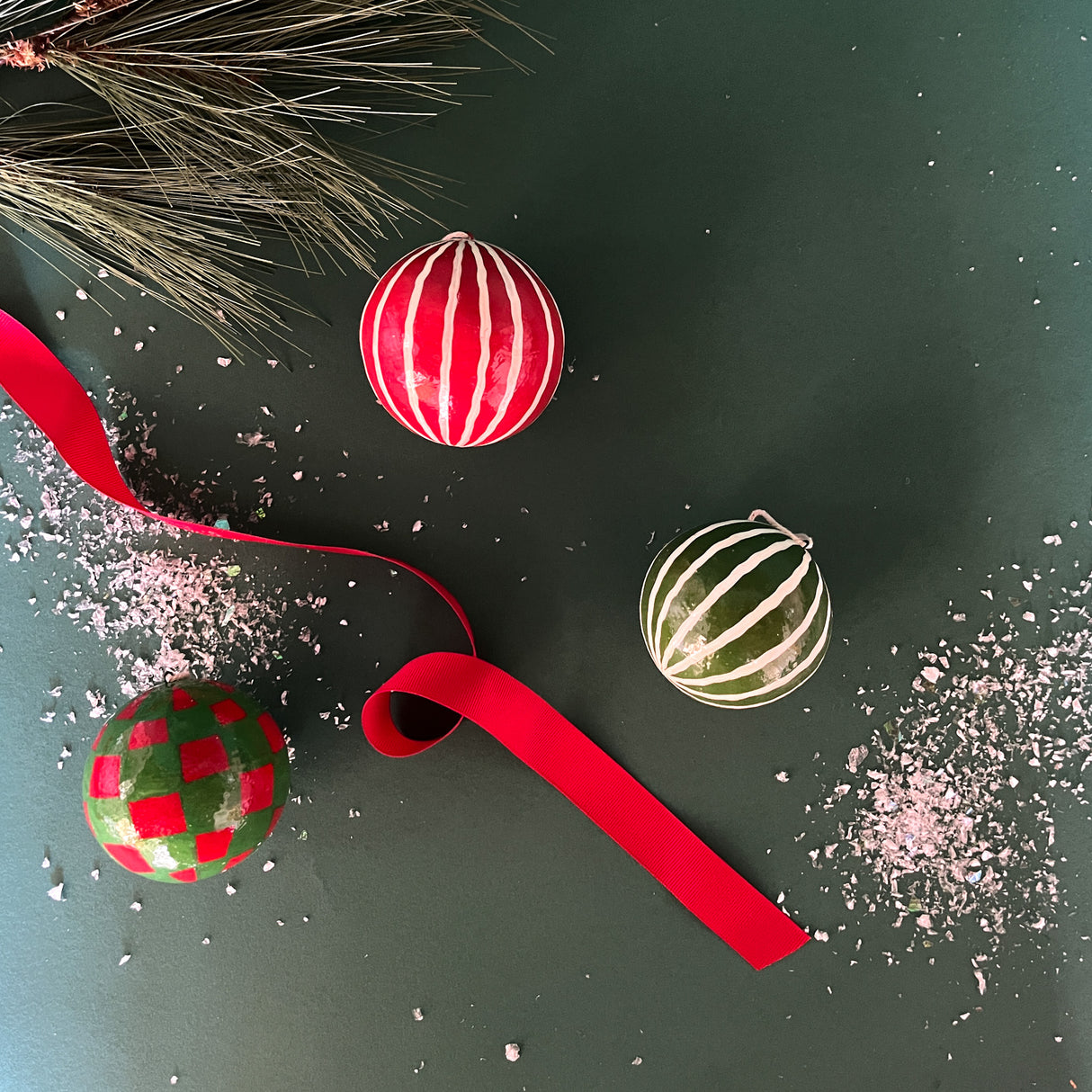 Multicolored Round Red/Green Papier-Maché Christmas Ornaments, Set of 3