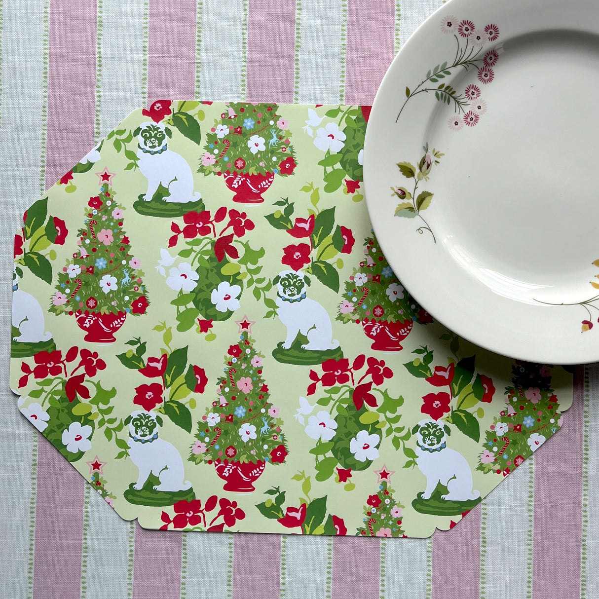 Christmas Pugs Paper Octagonal Placemats, Pad of 10