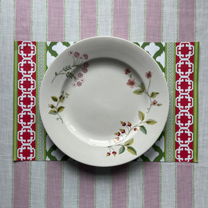 Monserrat Red/Green Rectangular Paper Christmas Placemats, Pad of 20