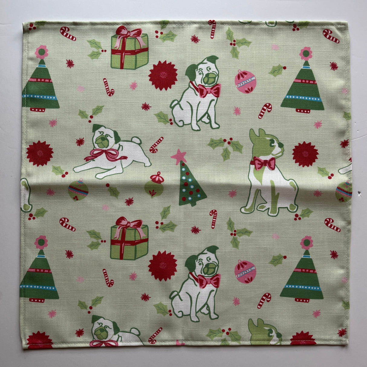 Pug Perfection Meadow Green No-Iron Christmas Dinner Napkins, Set of 2