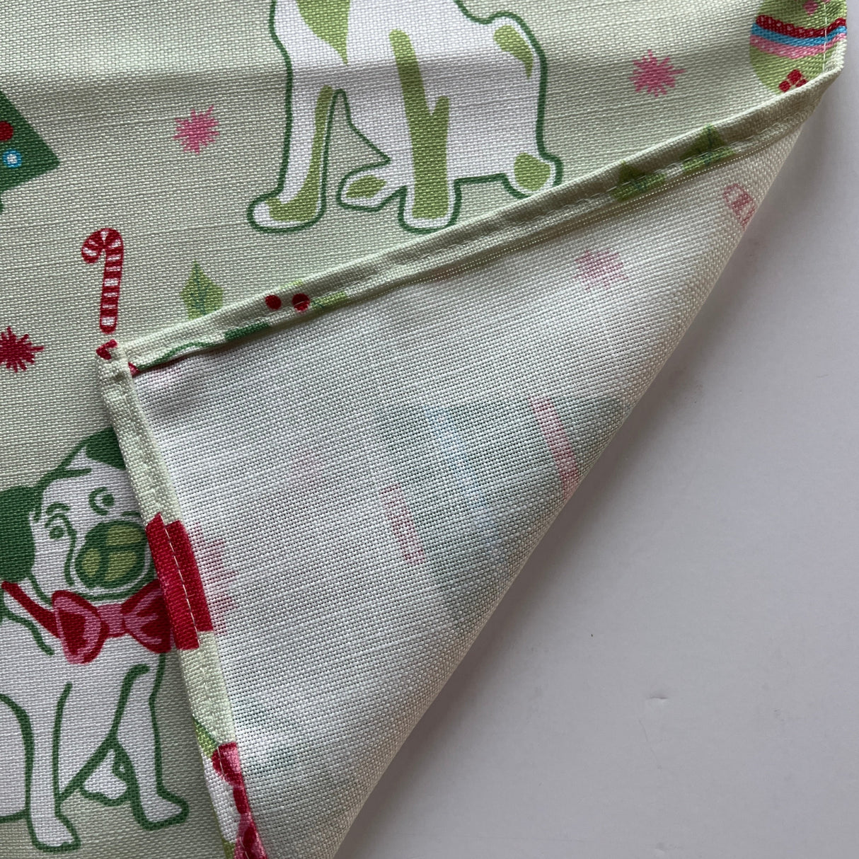 Pug Perfection Meadow Green No-Iron Christmas Dinner Napkins, Set of 2