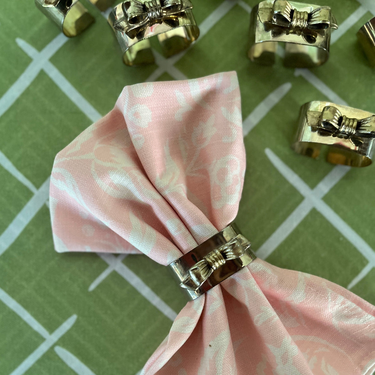 Holiday Bows Napkin Rings, Set of 4