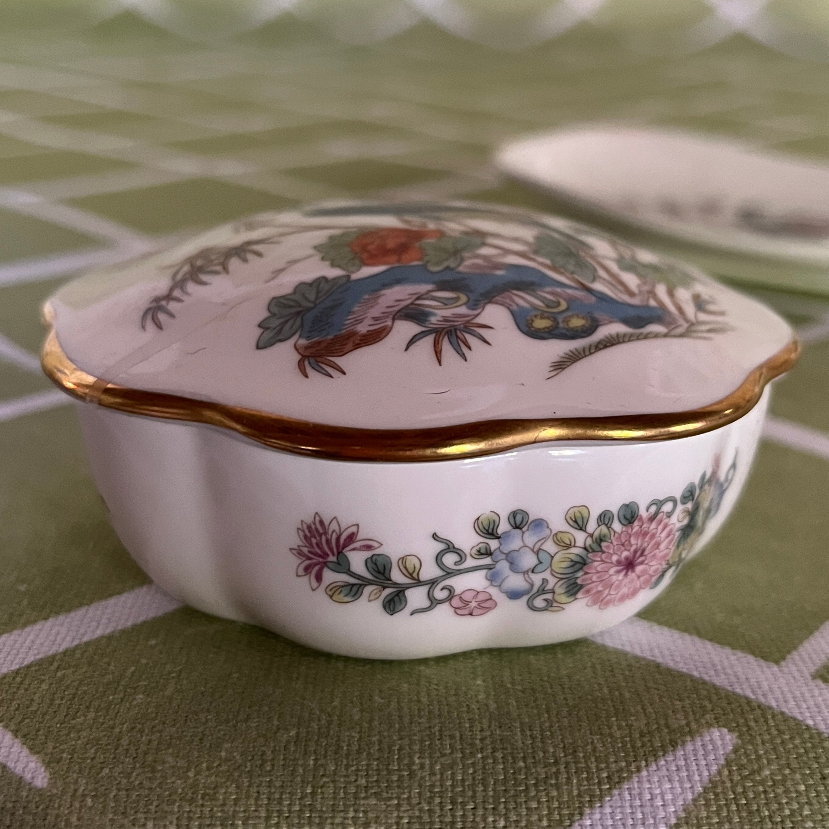 Wedgwood Kutani Crane Lidded Box/Dish, Set of 2 – Madcap Cottage