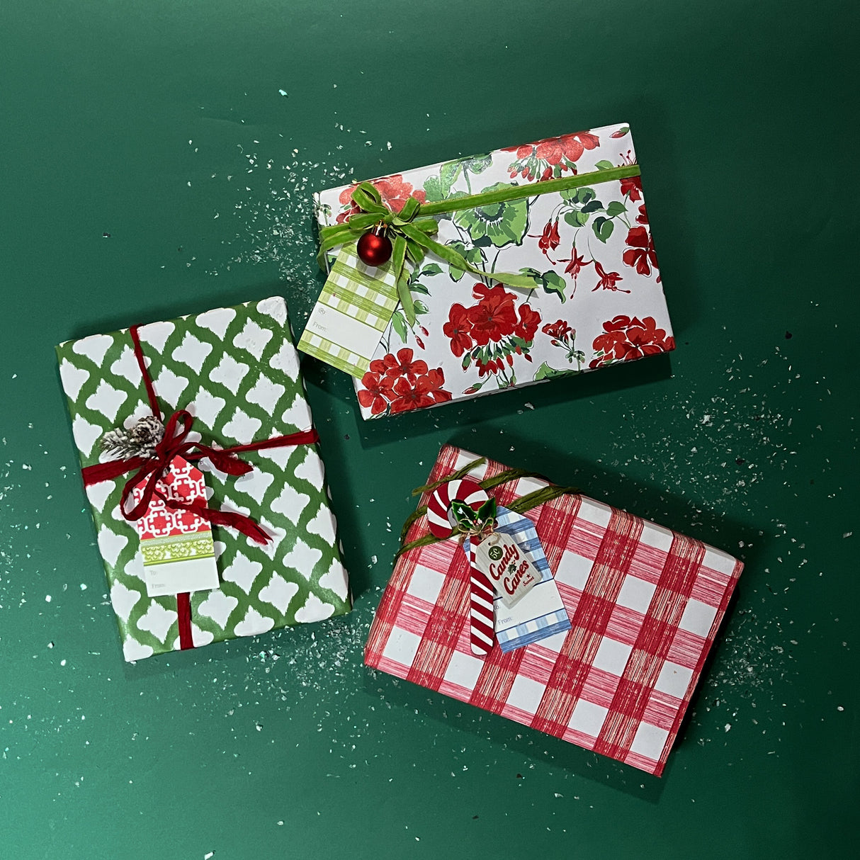 Cottage Grove Geranium Christmas Gift Wrap Set