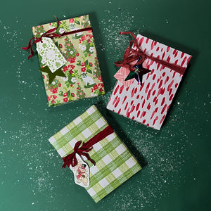 Christmas Pugs Gift Wrap Set