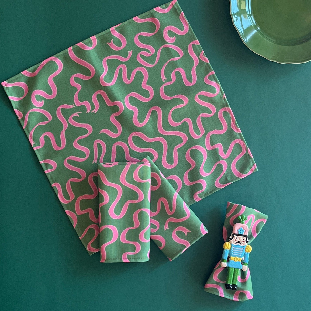 Christmas Ribbons Pink/Green No-Iron Dinner Napkins, Set of 2