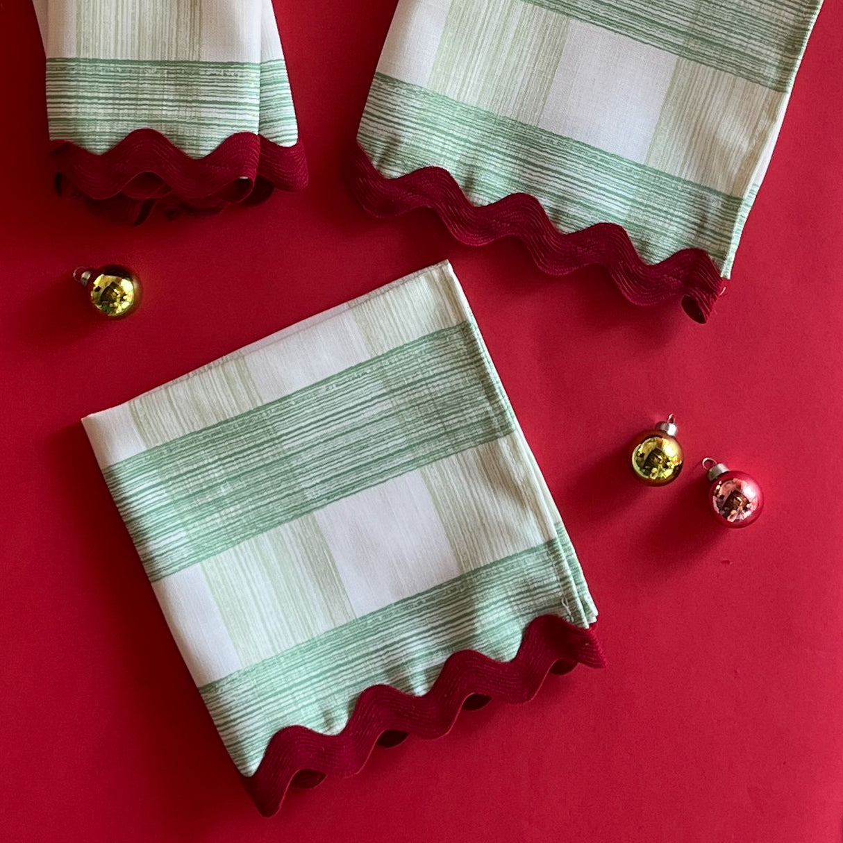 Gin Lane Celery Green w/ Ric Rac No-Iron Dinner Napkins, Set of 2