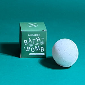 Stocking-Stuffer Christmas Bath Bombs