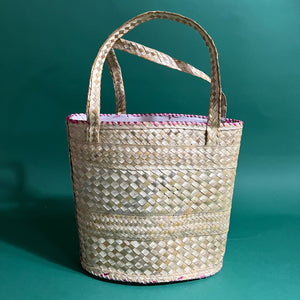 VIntage Bahamas Flamingos Straw Bucket Bag