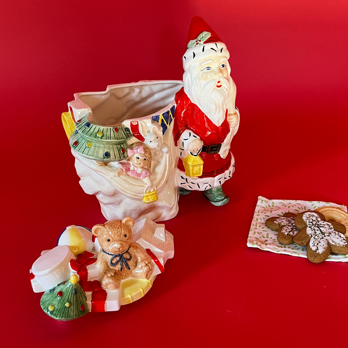 Vintage Ceramic Christmas Santa/Bags of Gifts Cookie Jar