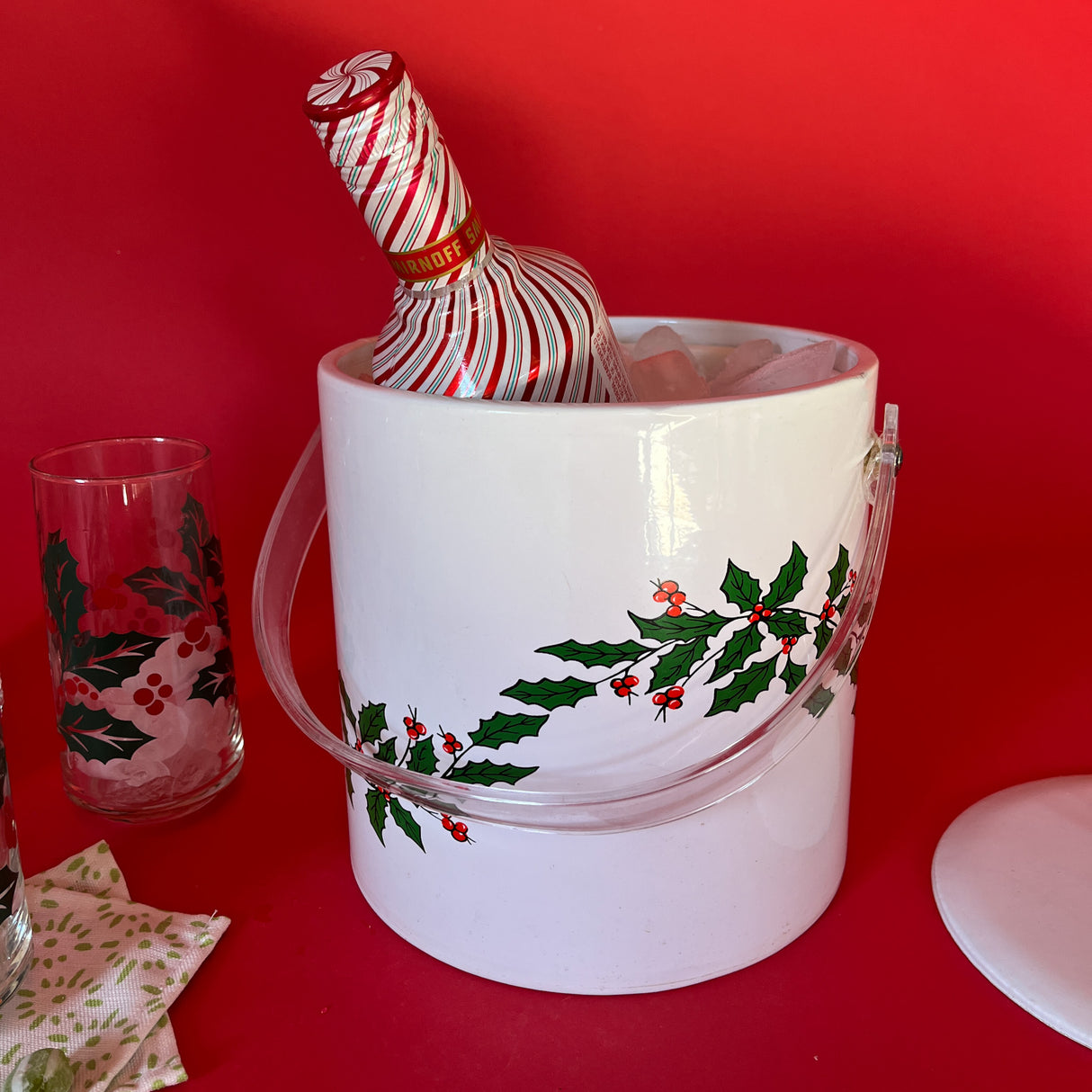 Vintage Holly Ice Bucket w/Vintage Tall Holly Springs Drinks Glasses, Set of 5