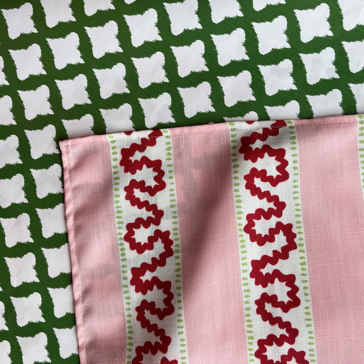 Harbor Trail Red/Pink Table Runner