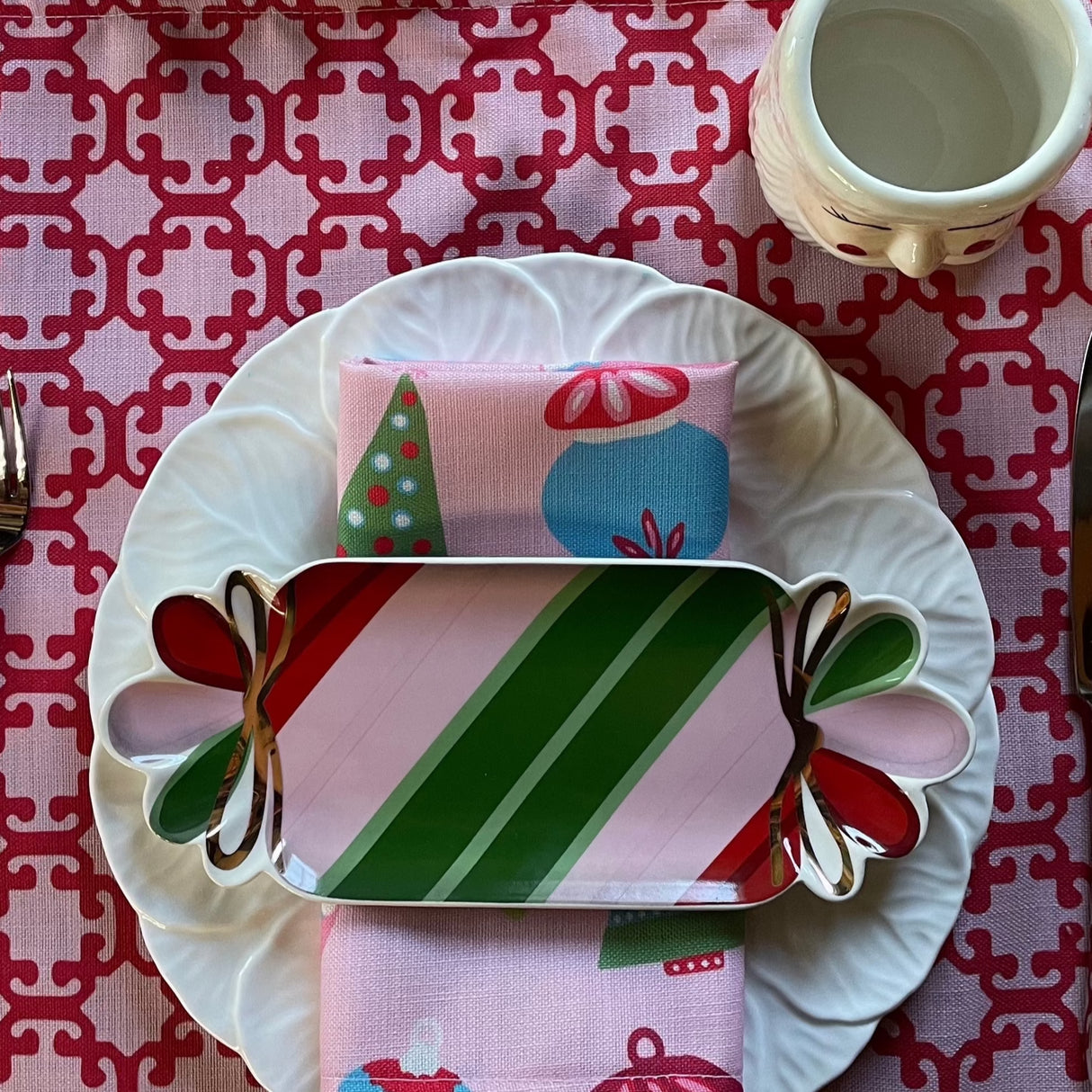 Darling Ornaments No-Iron Christmas Dinner Napkins, Set of 2