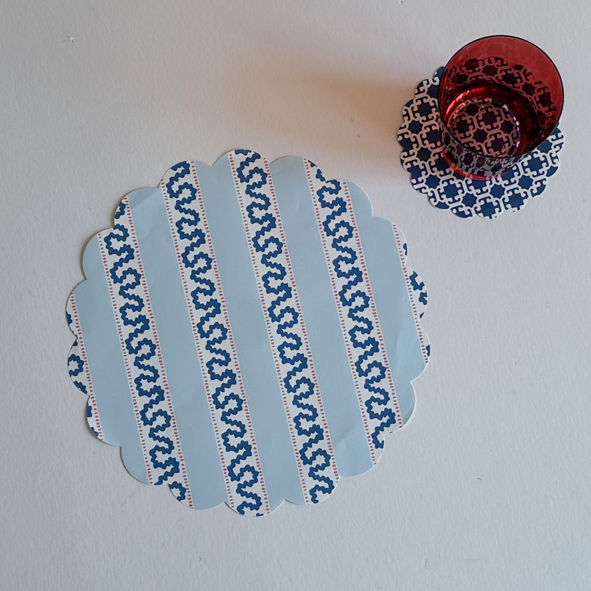 Harbor Trail/ Monserrat Paper Doily/Blue/PInk