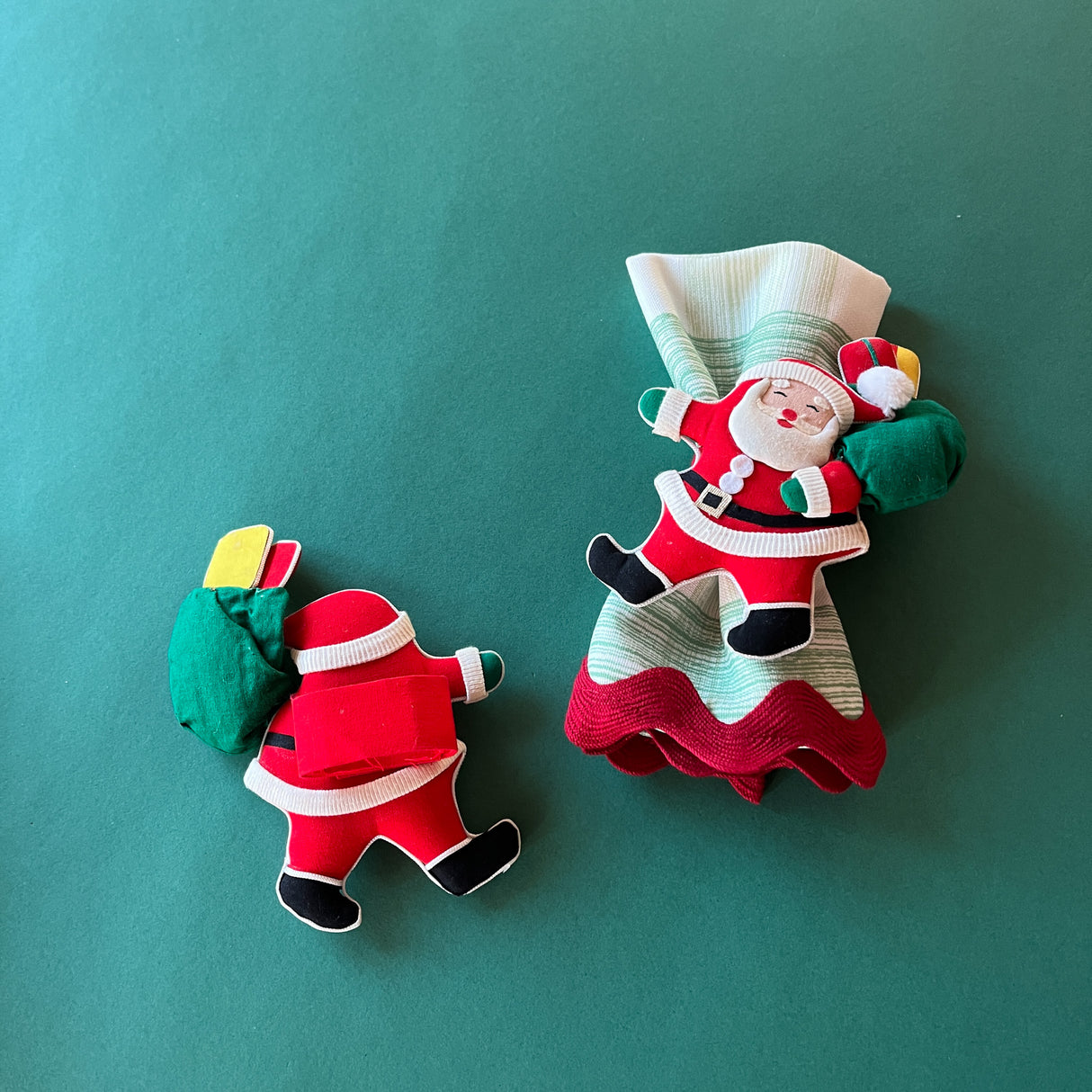 Multi-view of Vintage Santa w/Gift Bag Christmas Napkin Rings, Set of 6