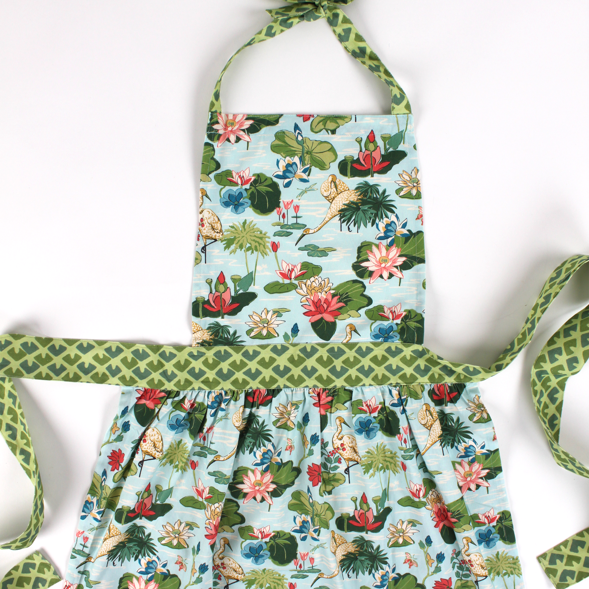 madcap cottage Meadow Club Lilies Apron close-up