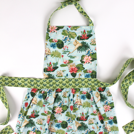 madcap cottage Meadow Club Lilies Apron close-up