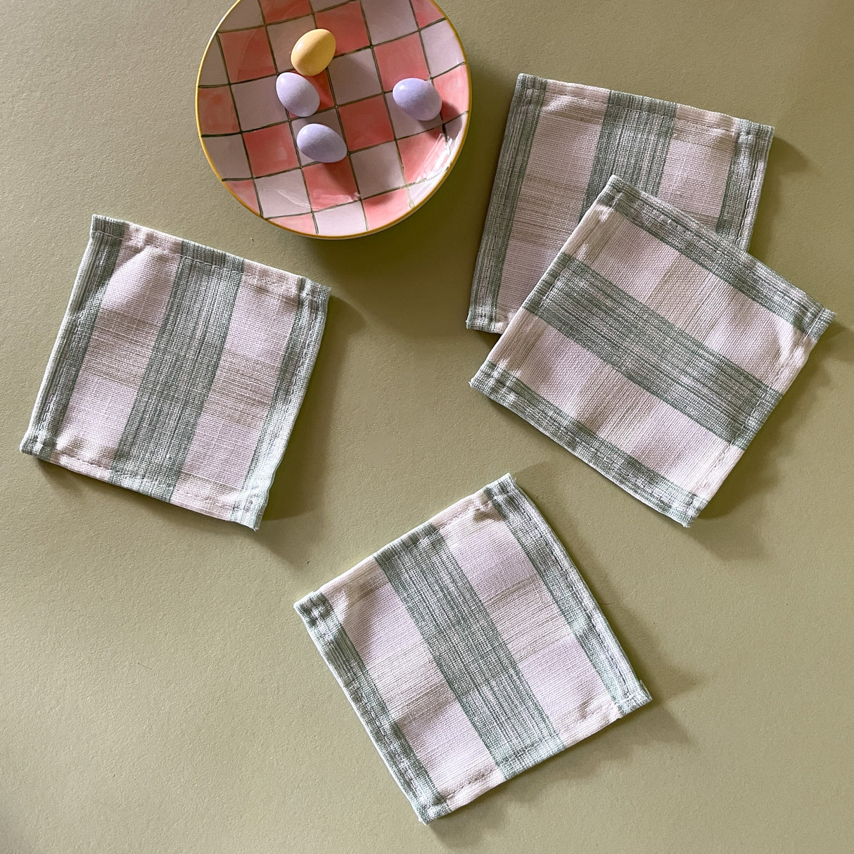 4 light green gingham coctail napkins
