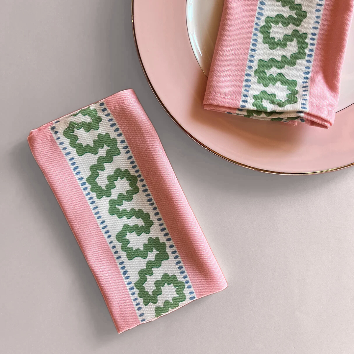 Harbor Trail Bahama Pink No-Iron Dinner Napkins, Set of 2
