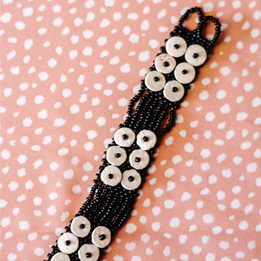 Medium Black Bead-and-Shell Bracelet